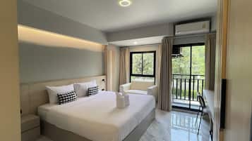 Minibar, desk, free WiFi, bed sheets
