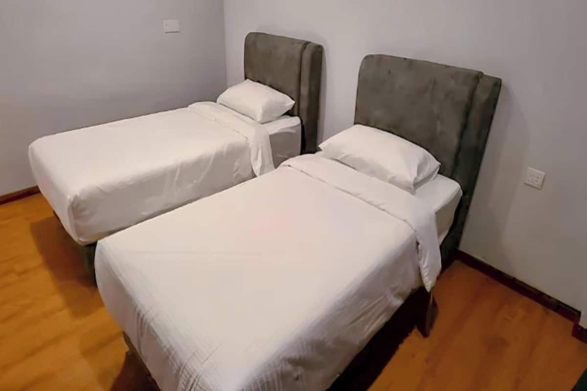 Deluxe-Zweibettzimmer | Schreibtisch, kostenloses WLAN, Bettwäsche