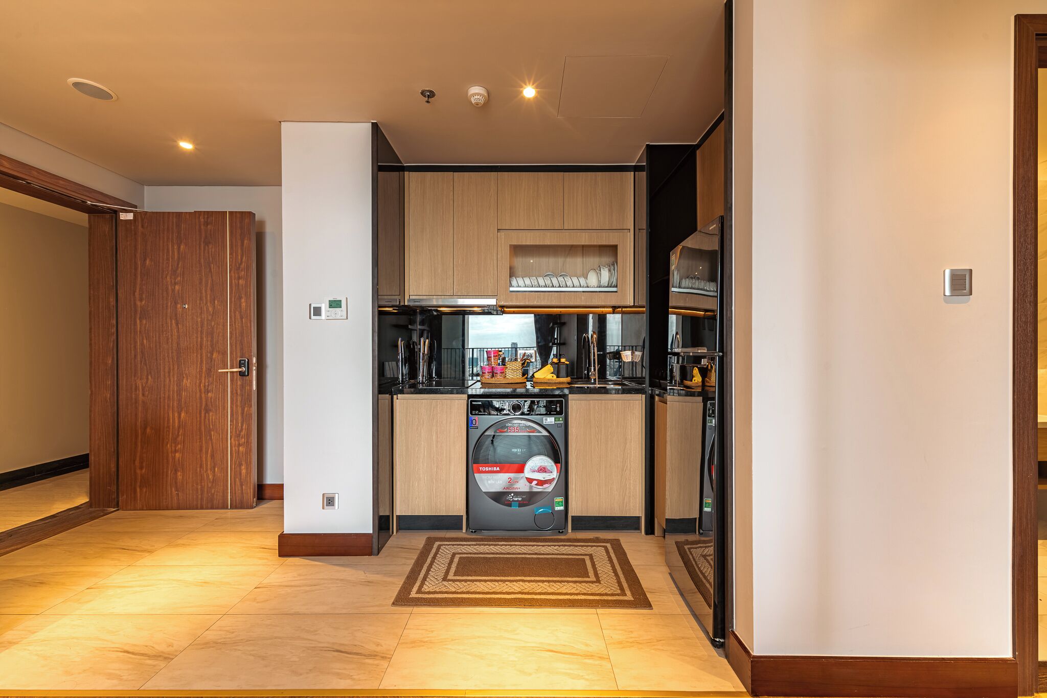 Apartment, eingeschränkter Meerblick | Eigene Küche | Großer Kühlschrank, Herdplatte, Kochgeschirr/Geschirr/Besteck, Esstisch