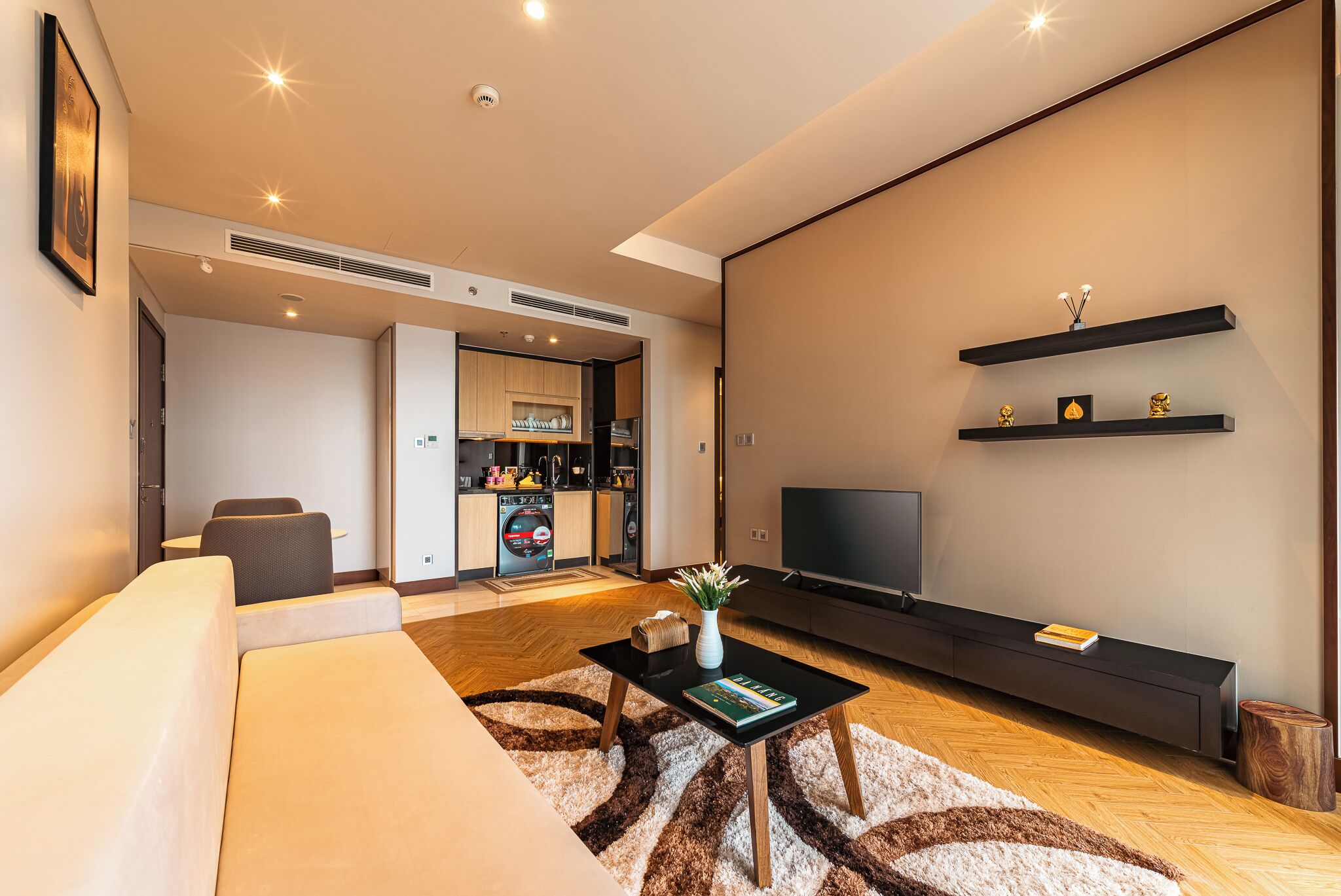 Apartemen, pemandangan laut sebagian | Area keluarga | Smart TV