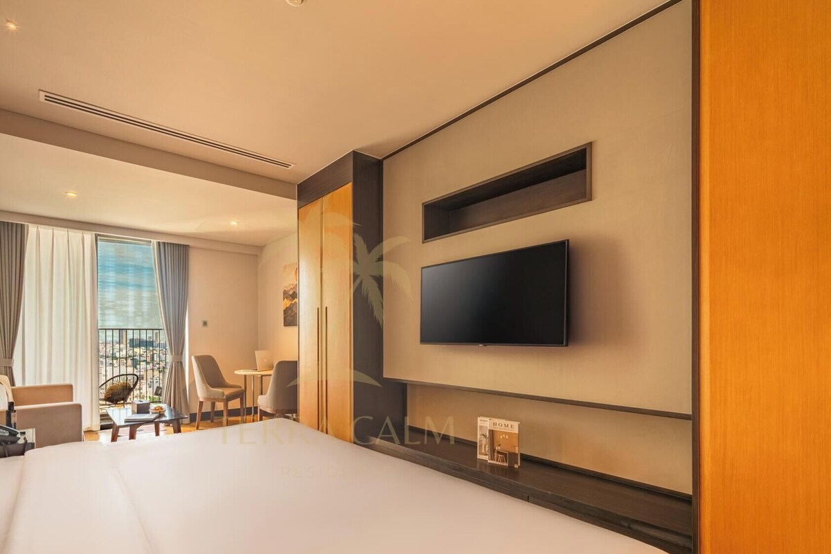 Studio, pemandangan laut sebagian | Minibar, meja kerja, ruang kerja ramah laptop, dan Wi-Fi gratis