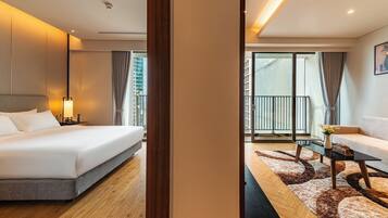 Minibar, desk, laptop workspace, WiFi (free)