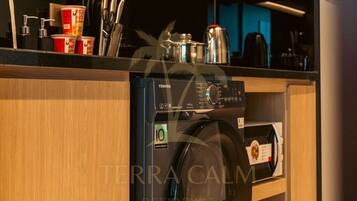 Apartemen, pemandangan laut | Laundry