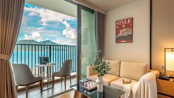 Studio, Meerblick | Wohnbereich | Smart-TV