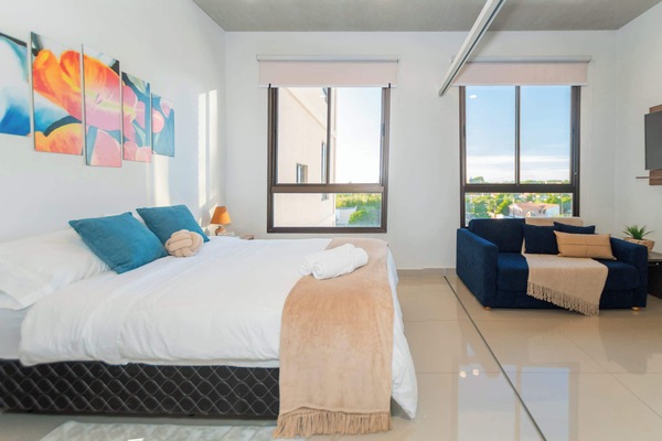 Studio, City View | WiFi (free)