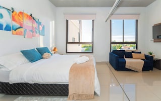 Studio, City View | WiFi (free)