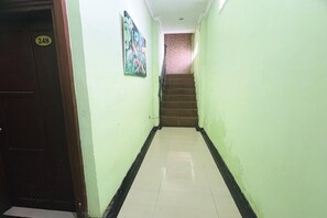 Interior - Deluxe Double Near Primaya Hospital (Makassar)
