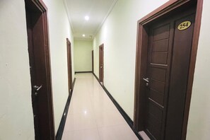 Interior - Deluxe Twin Near Primaya Hospital (Makassar)