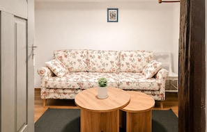 Interior - 3 bedroom cozy home in Otes (Otes)