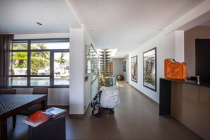 Lobby - Luxury Seafront Villa with 2 Private Pools (Carry-le-Rouet)