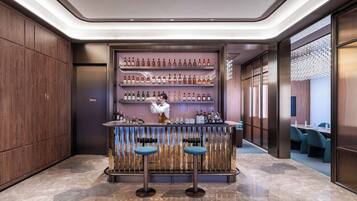 Bar (trong khuôn viên)