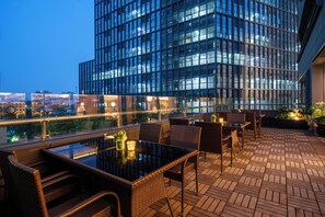 Outdoor dining - IntercityHotel Shanghai World Expo (Shanghai)