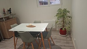Dining - T2bis Apartment for 4 with Shared Terrace and Garden (Saint-Jean-de-Liversay)