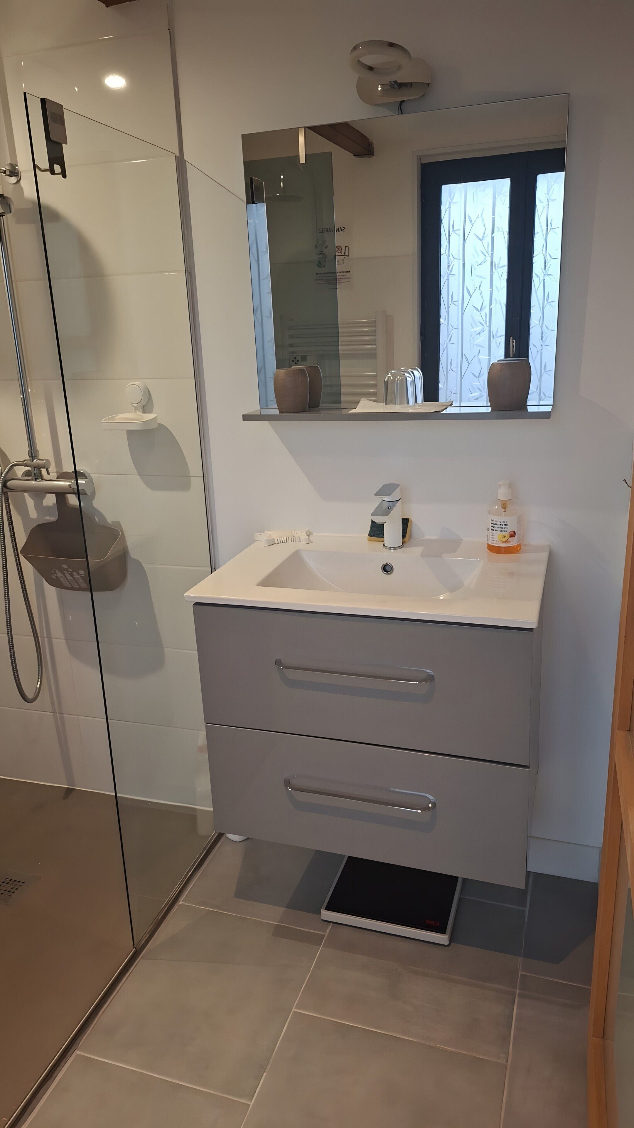 Douche, serviettes fournies