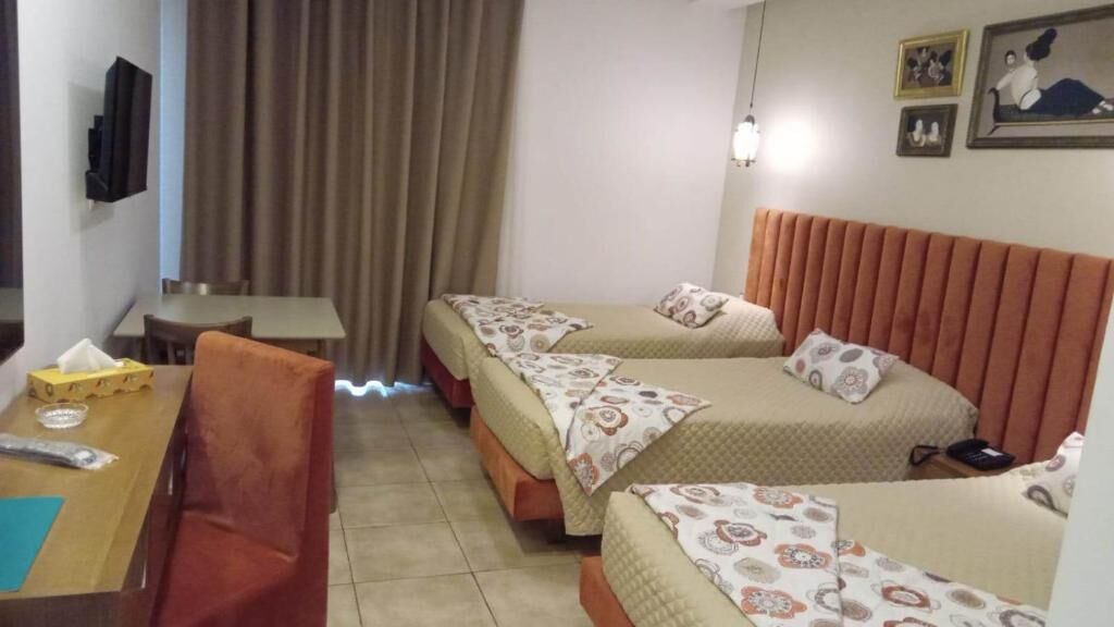 In-room safe, desk, free WiFi