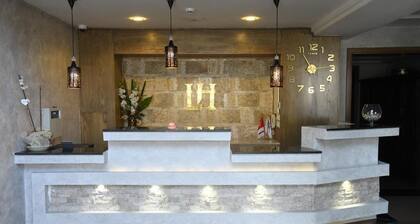 HOTEL LARIMAR