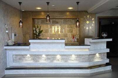 HOTEL LARIMAR