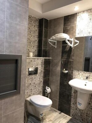 Free toiletries, hair dryer, towels, soap - HOTEL LARIMAR (Sfax)