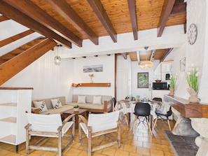 TV - 50m to beach, stay for 5 with garden & bbq (Rivedoux-Plage)