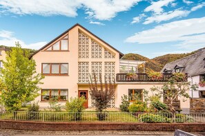 Exterior - Alluring Holiday Home in Ernst with Balcony (Ernst)