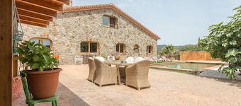 Romantic Apartment Escape in Argentona