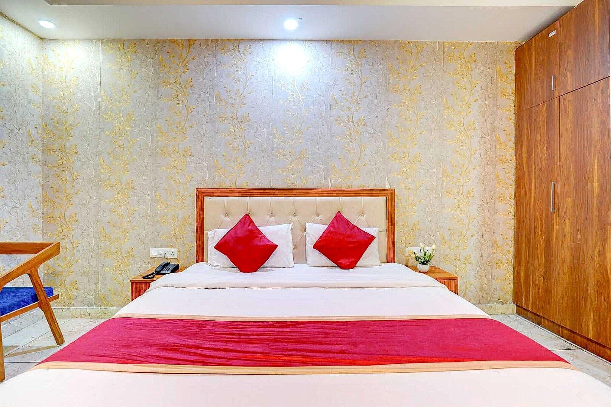 Desk, bed sheets