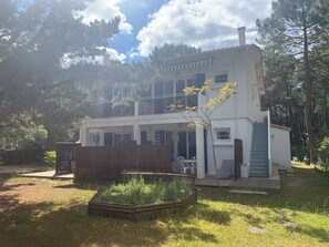Exterior - Vrbo Property (Les Mathes)