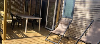 PORTO-VECCHIO: Cottage at a renovated campground—direct access to the beach