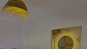 1 室のベッドルーム、WiFi、ベッドシーツ
