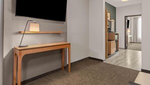 Room - Drury Plaza Hotel Daytona Speedway (Daytona Beach)