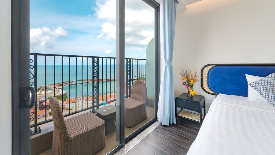 Diamond Suite The Hill Phu Quoc