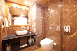 Luxury Double Room, Balcony, Valley View | Bathroom - Hotel Hyacinth Manali By RoyalCollection (Manali)
