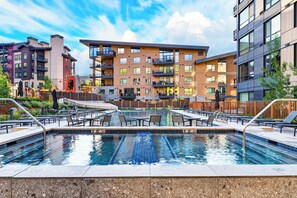 Pool - Ski-In/Ski-Out + Sonos | Walk to Gondola + Dining | Electric Pass Lodge (Snowmass Village)