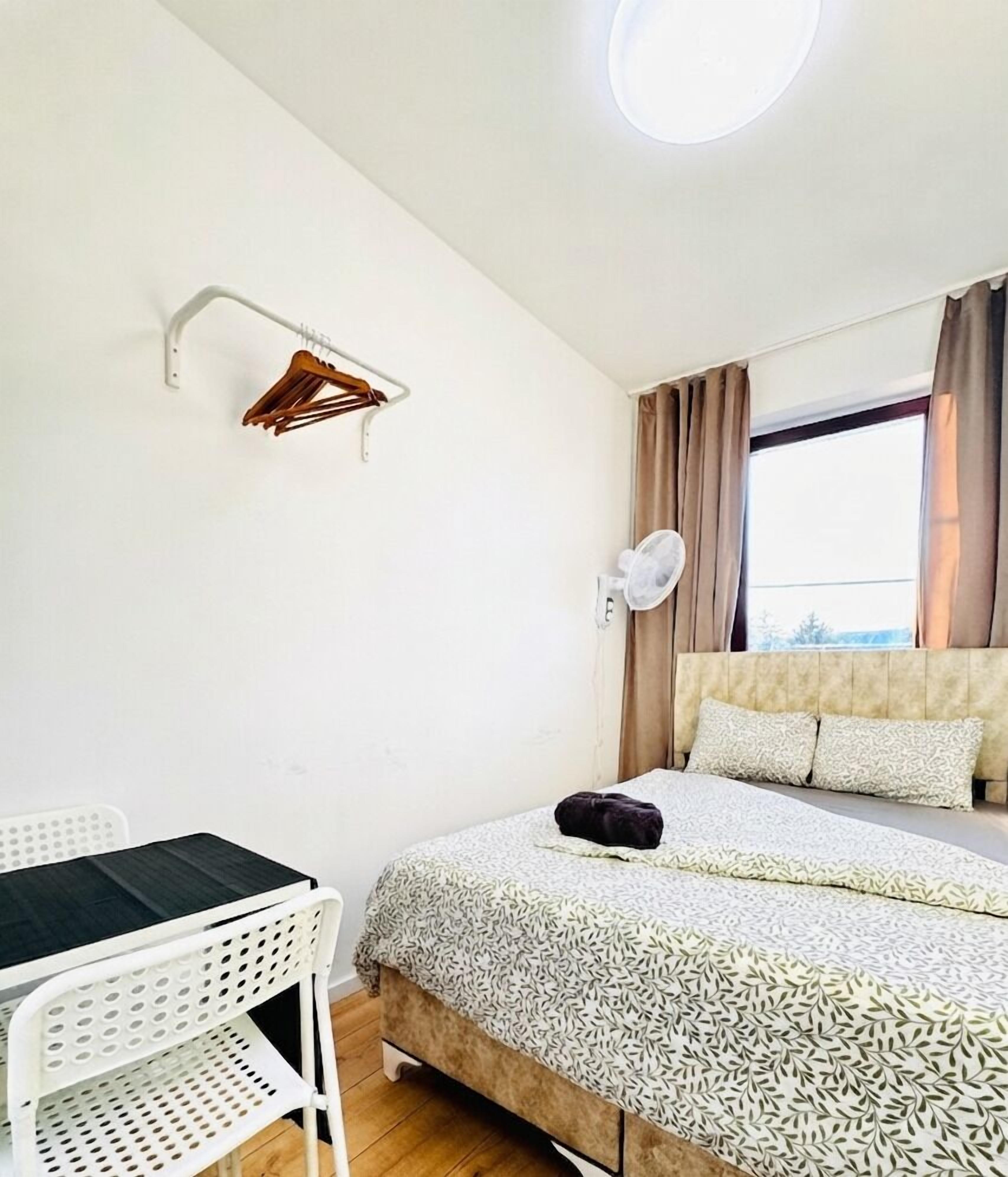 Basic-Zimmer | Bügeleisen/Bügelbrett