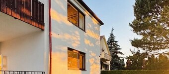 Charming House with Garden Access