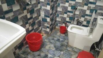 Chambre Deluxe | Salle de bain | Douche, savon