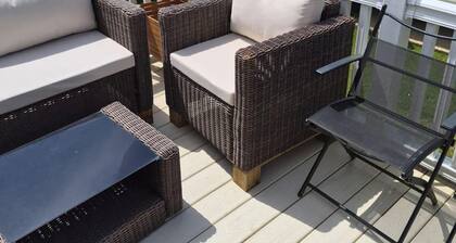 Cabin Sleeps 6 With Access Outdoor Pool