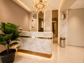 Lobby - Fun Hotels Gandhinagar (Gandhinagar)