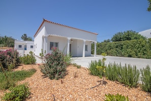 Exterior - Holiday Home 'Vila Salero 10' with Shared Pool, Wi-Fi and Air Conditioning (Moncarapacho)