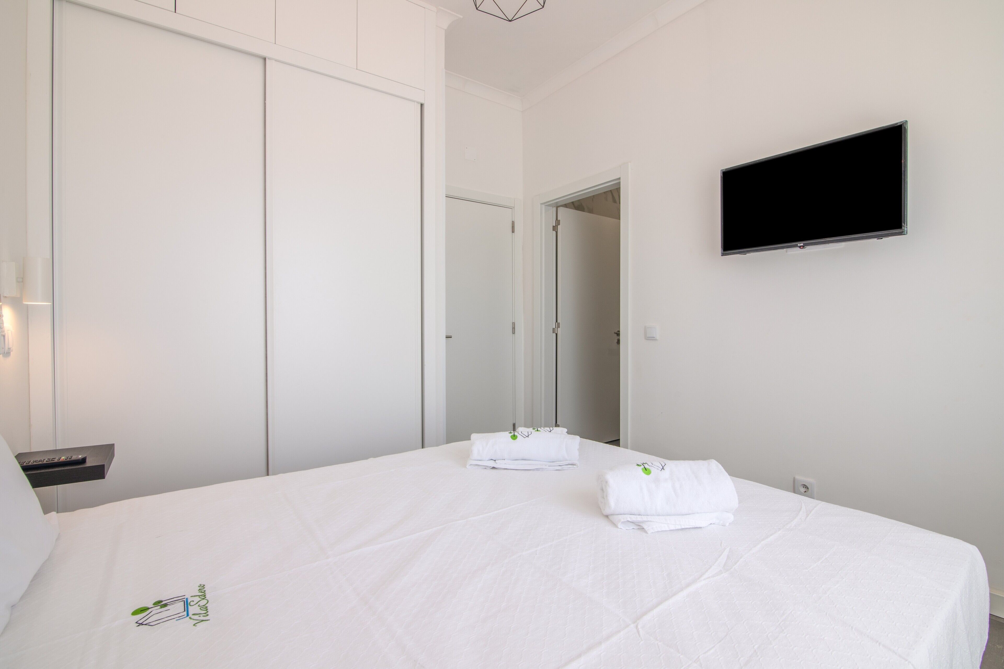 3 bedrooms, WiFi, bed sheets