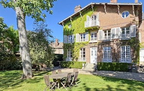 Exterior - Lovely home in Clef Vallée d'Eure (Clef Vallée d'Eure)
