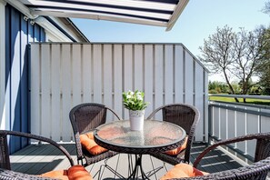 Outdoor dining - Vrbo Property (Ostseebad Prerow)