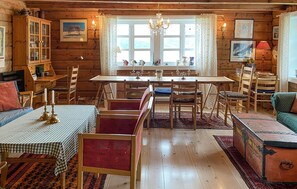 Dining - 2 bedroom stunning home in Davik (Davik)