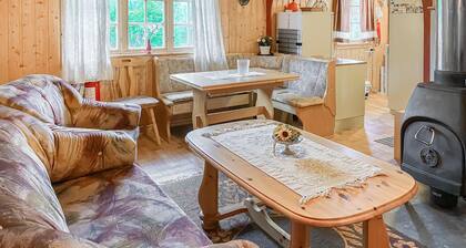 4 bedroom lovely home in Nordfjordeid