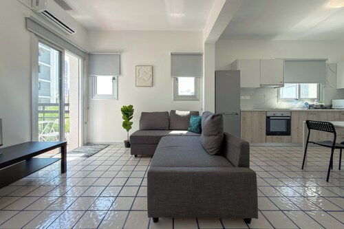 Harmony Beach Modern 2BR Retreat