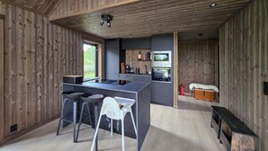 Coffee/tea maker, fridge, microwave, oven - Gorgeous home in Torpo with WiFi (Torpo)