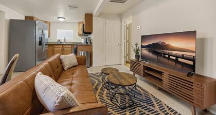 Highland Hide Away | Boho Chic | UA Walk | Superhost