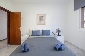 Iron/ironing board, WiFi, bed sheets, wheelchair access