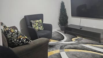 Apartment, 2 Bedrooms | Living room