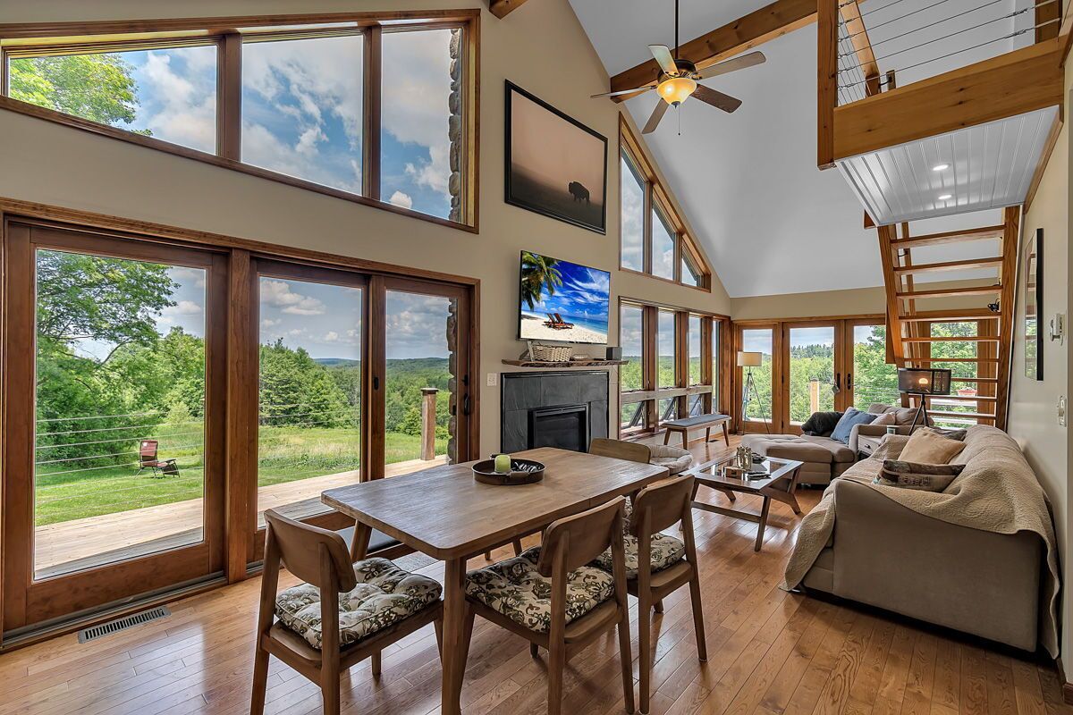 Smart TV, fireplace, DVD player